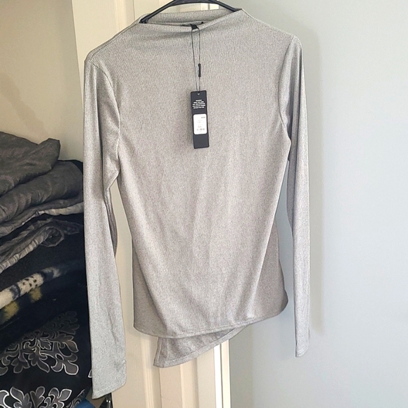 Fashion Nova Gray Asymmetrical Top - Picture 2 of 4